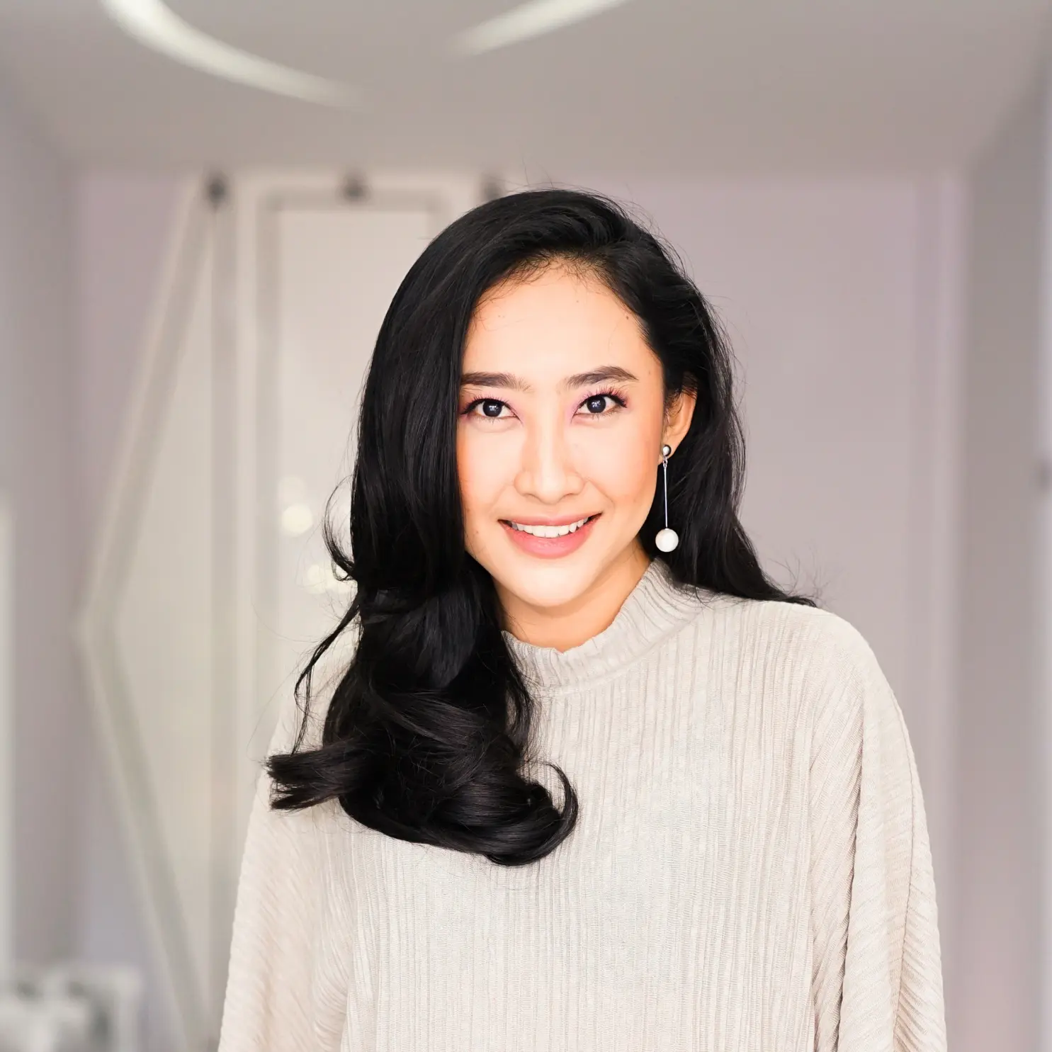 Offie Dwi Natalia (General Psychologist & Therapeutic Art)